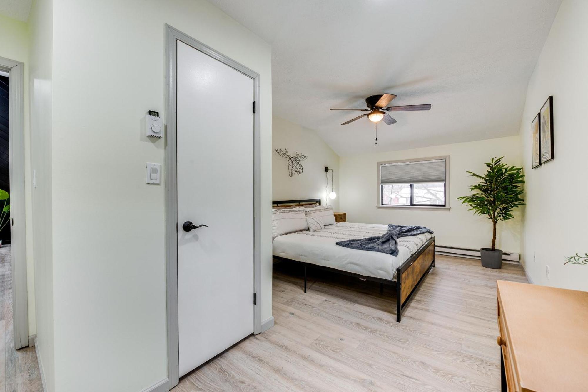 Poconos Retreat In And Pool Access! *