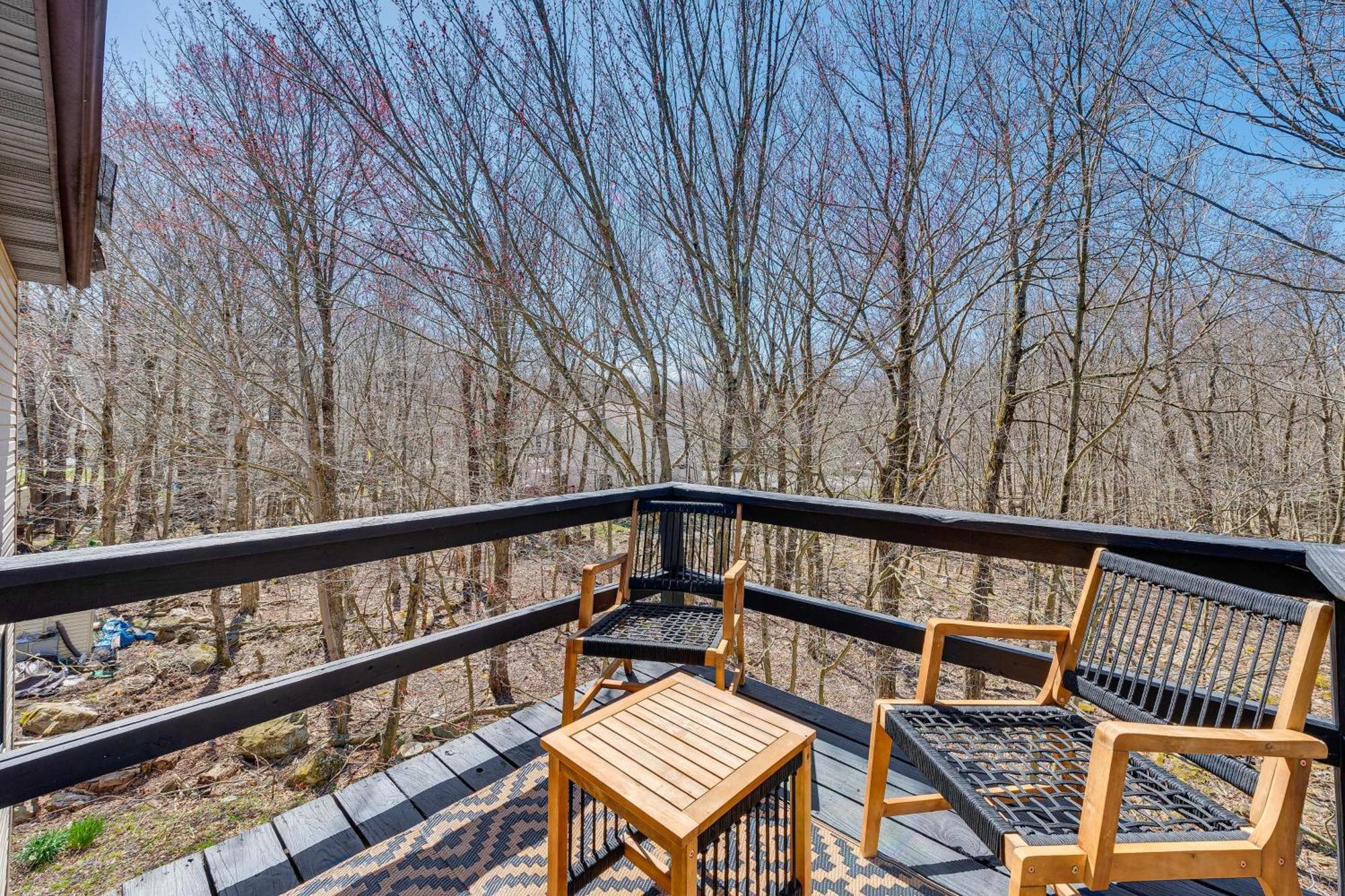 Poconos Retreat In And Pool Access!